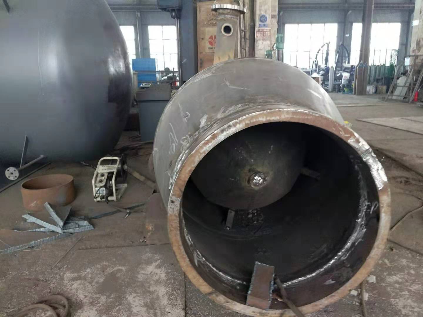 集粒器屬于吹管消聲器匹配設(shè)備，集粒器也被稱為集渣器。